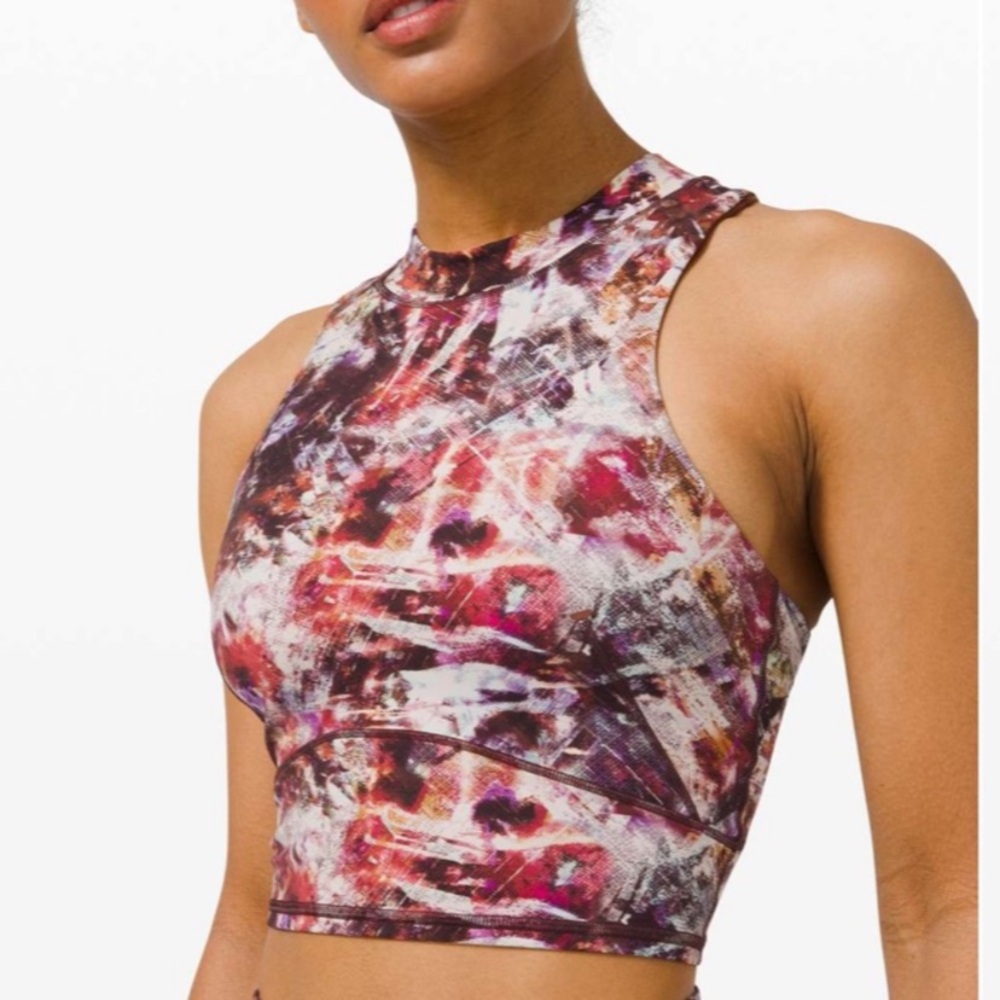 Lululemon Everlux and Mesh
Cropped Tank
Urbantricity Multi / Dark Terracotta